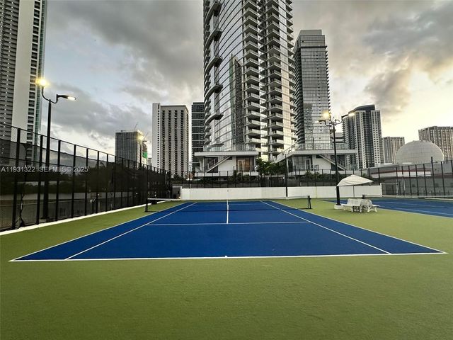 851 NE 1st Ave 2212, Miami, FL 33132