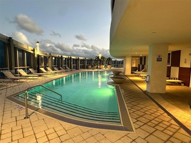 851 NE 1st Ave 2212, Miami, FL 33132