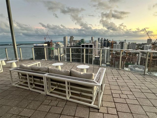 851 NE 1st Ave 2212, Miami, FL 33132