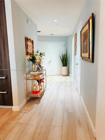 851 NE 1st Ave 2212, Miami, FL 33132