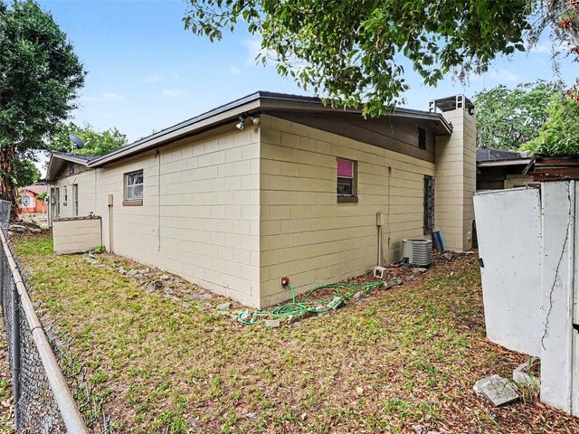 1162 CORETTA WAY, Orlando, FL 32805
