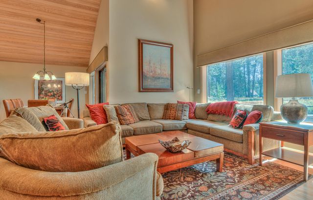 57377 Pole House Lane 1, Sunriver, OR 97707