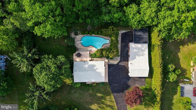 669 SUMMER MOUNTAIN RD, Bernville, PA 19506
