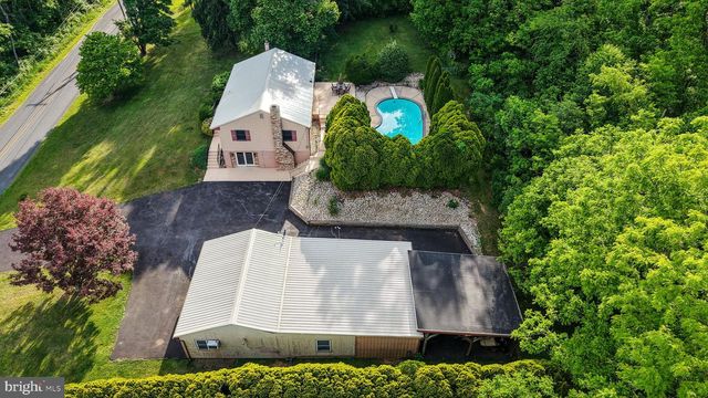 669 SUMMER MOUNTAIN RD, Bernville, PA 19506