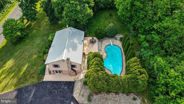 669 SUMMER MOUNTAIN RD, Bernville, PA 19506