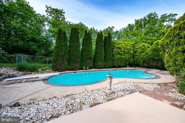 669 SUMMER MOUNTAIN RD, Bernville, PA 19506