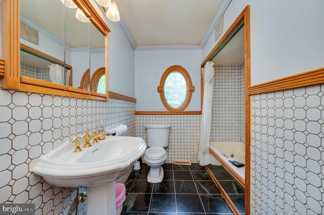 669 SUMMER MOUNTAIN RD, Bernville, PA 19506