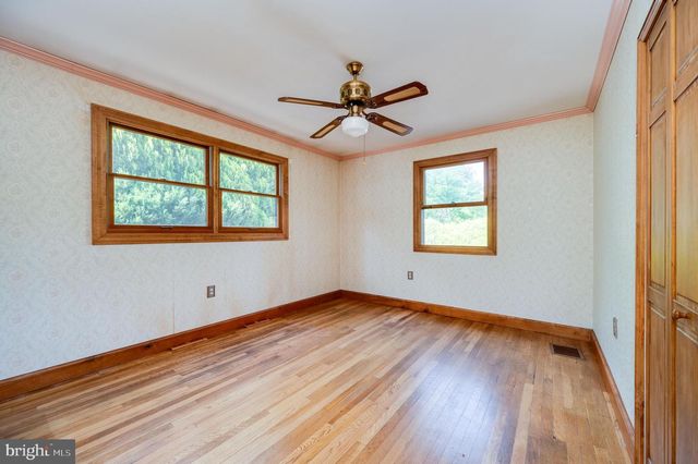 669 SUMMER MOUNTAIN RD, Bernville, PA 19506