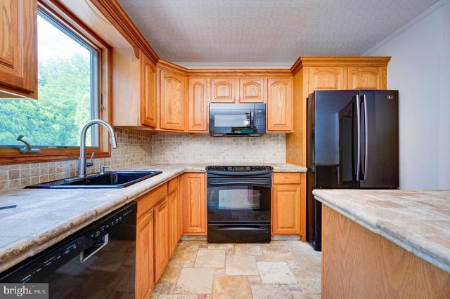 669 SUMMER MOUNTAIN RD, Bernville, PA 19506