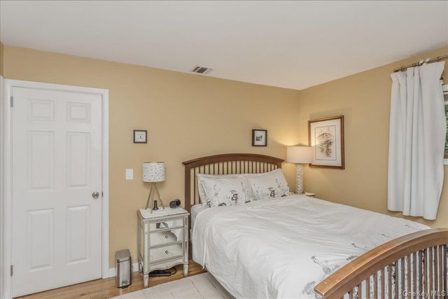 5 Wexford Street, Huntington, NY 11743