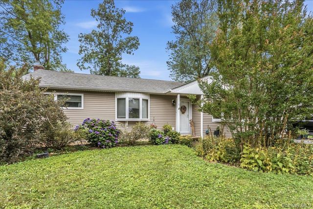 5 Wexford Street, Huntington, NY 11743