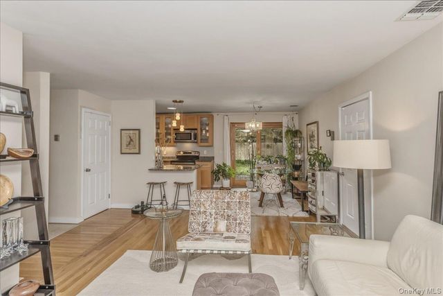5 Wexford Street, Huntington, NY 11743