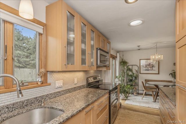 5 Wexford Street, Huntington, NY 11743