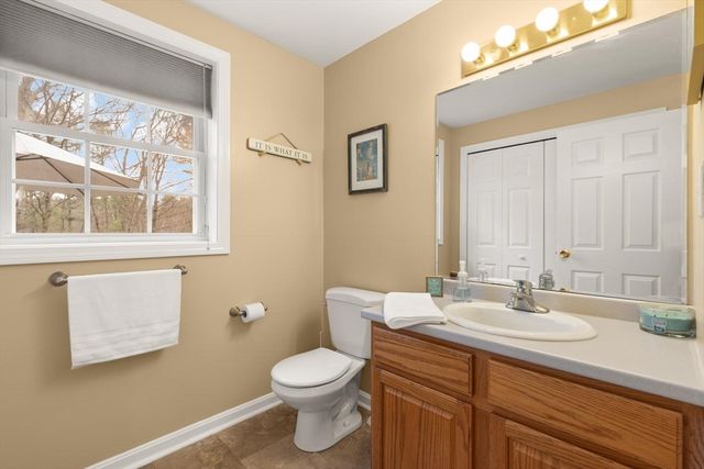 41 Chestnut Rd, Tyngsborough, MA 01879