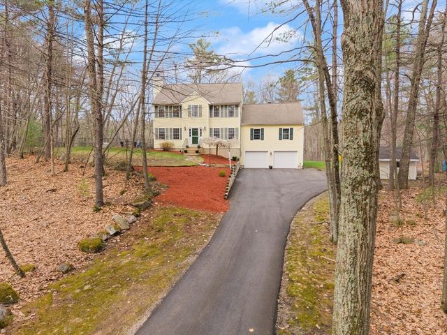 41 Chestnut Rd, Tyngsborough, MA 01879