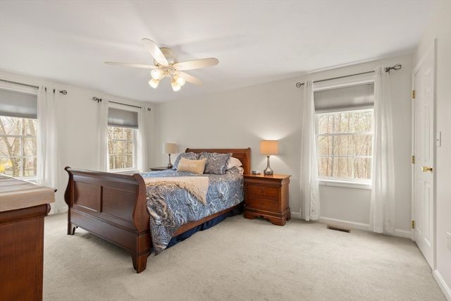 41 Chestnut Rd, Tyngsborough, MA 01879