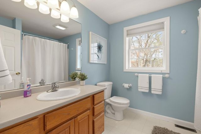 41 Chestnut Rd, Tyngsborough, MA 01879