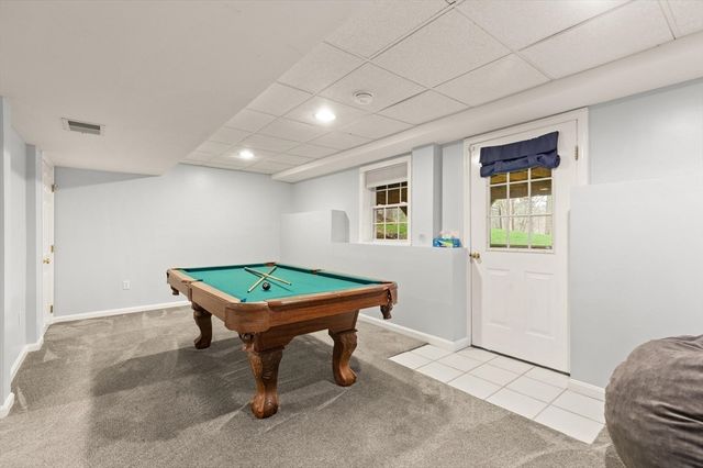 41 Chestnut Rd, Tyngsborough, MA 01879