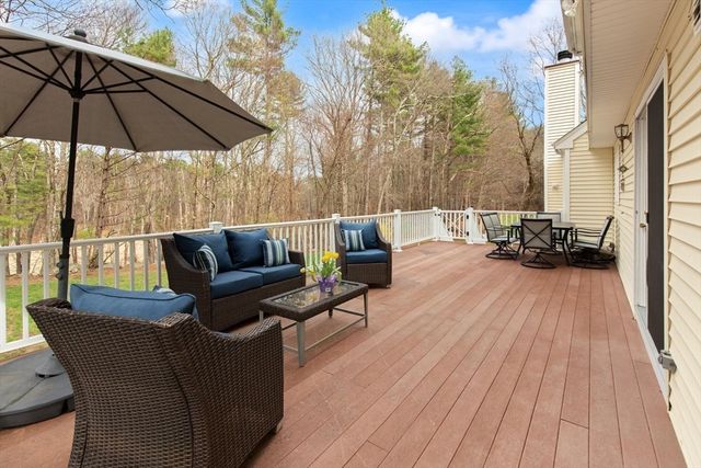 41 Chestnut Rd, Tyngsborough, MA 01879