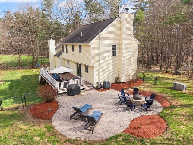 41 Chestnut Rd, Tyngsborough, MA 01879