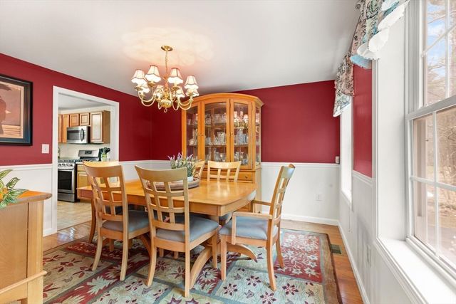 41 Chestnut Rd, Tyngsborough, MA 01879