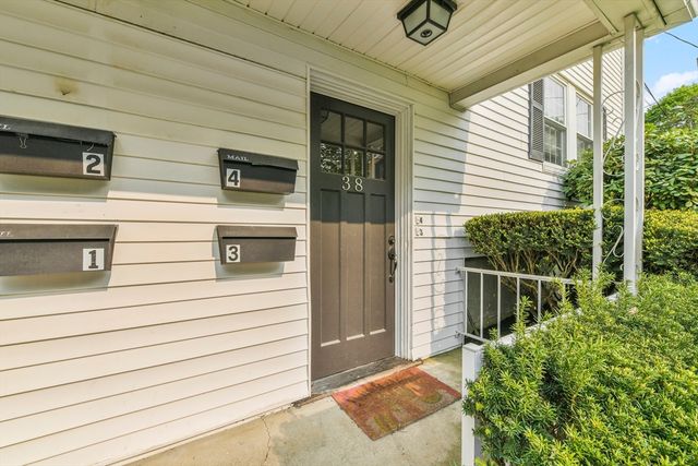 38 Nathan Rd 4, Waltham, MA 02453