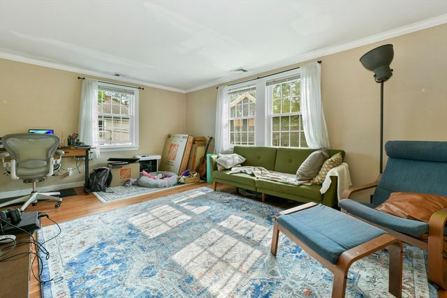 38 Nathan Rd 4, Waltham, MA 02453