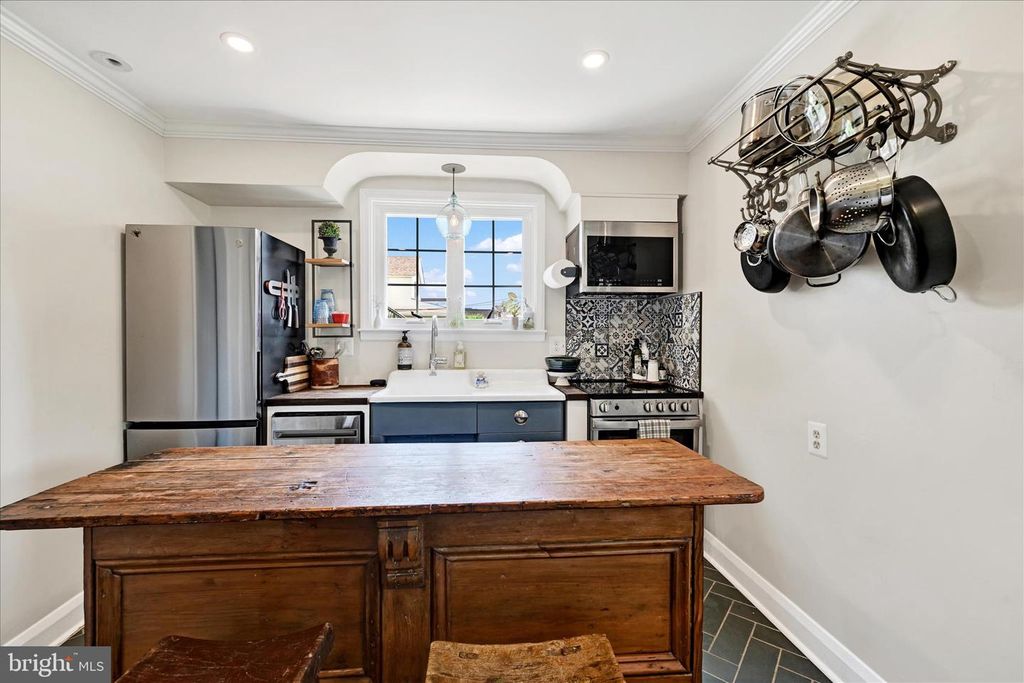 Image 17 of property listing at 221 THOMAS ST, Bel Air, MD 21014