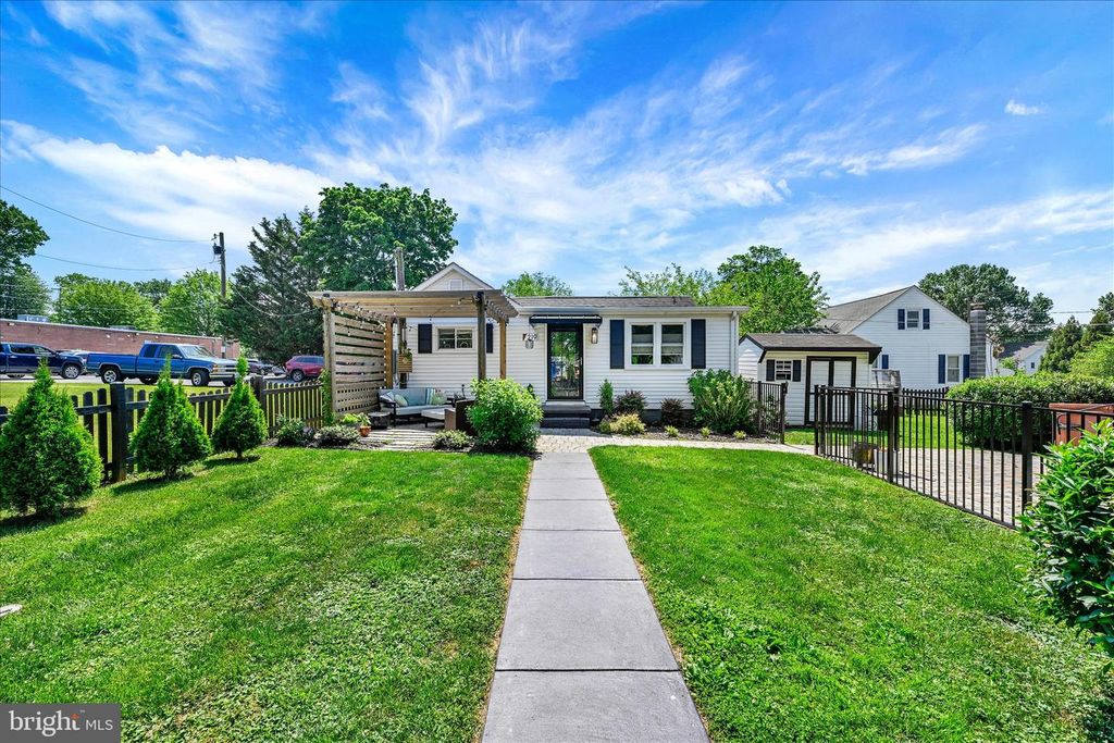 Image 2 of property listing at 221 THOMAS ST, Bel Air, MD 21014
