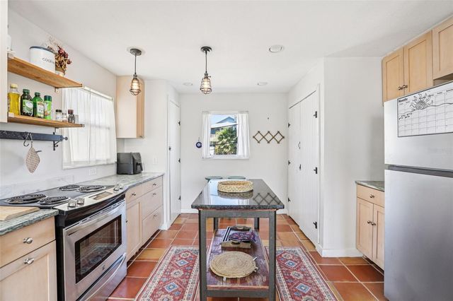 23 80TH AVENUE, Treasure Island, FL 33706