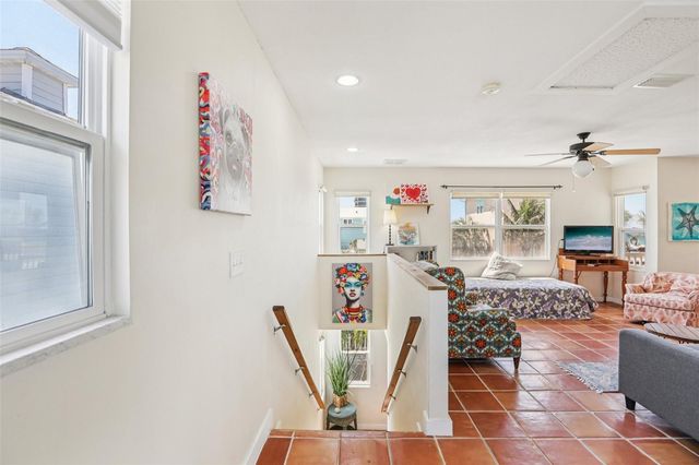 23 80TH AVENUE, Treasure Island, FL 33706