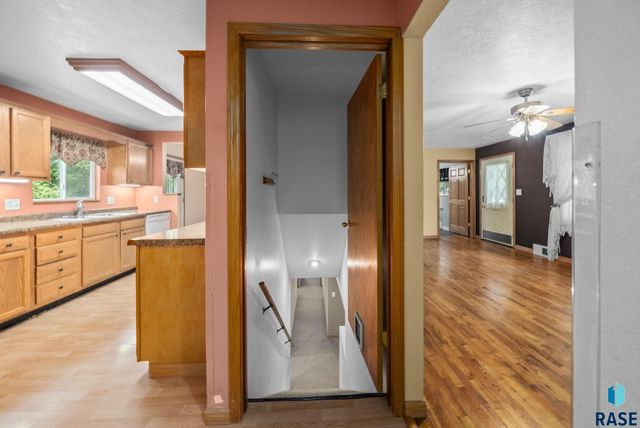 313 S 6th Ave Avenue, Brandon, SD 57005