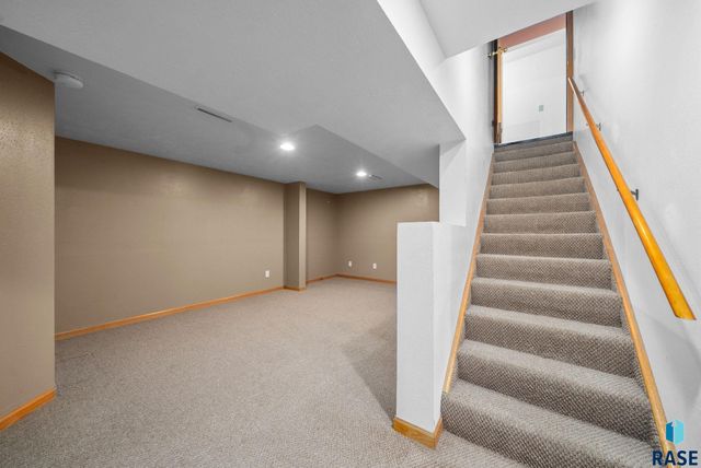 313 S 6th Ave Avenue, Brandon, SD 57005