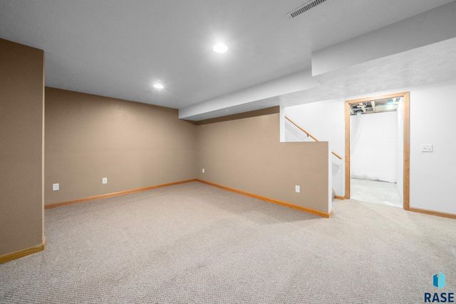 313 S 6th Ave Avenue, Brandon, SD 57005