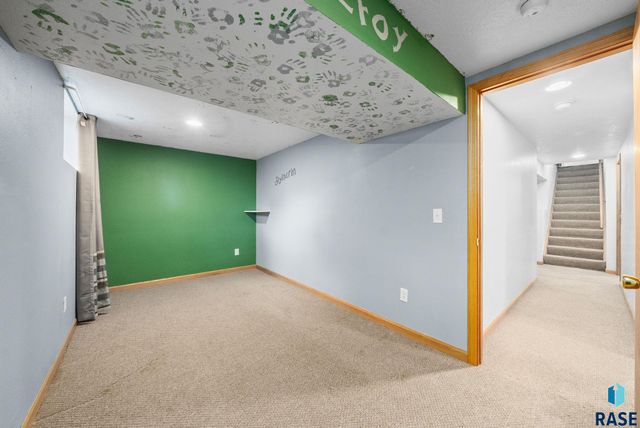 313 S 6th Ave Avenue, Brandon, SD 57005