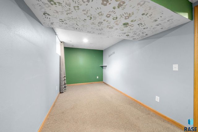 313 S 6th Ave Avenue, Brandon, SD 57005