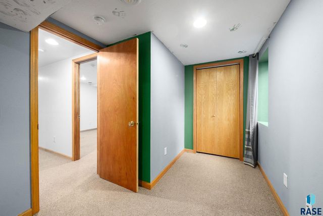 313 S 6th Ave Avenue, Brandon, SD 57005