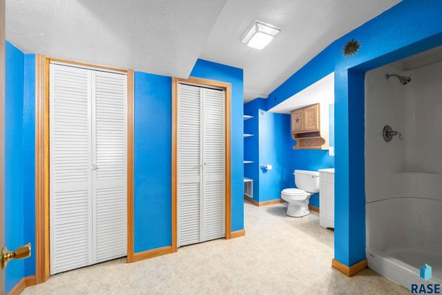 313 S 6th Ave Avenue, Brandon, SD 57005