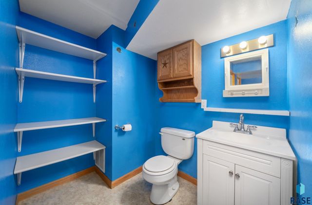 313 S 6th Ave Avenue, Brandon, SD 57005