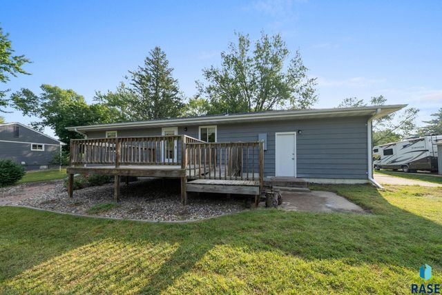 313 S 6th Ave Avenue, Brandon, SD 57005