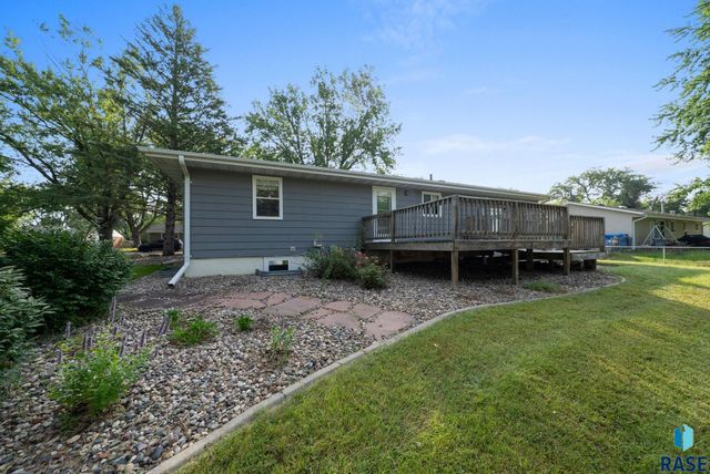 313 S 6th Ave Avenue, Brandon, SD 57005
