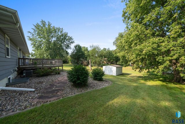 313 S 6th Ave Avenue, Brandon, SD 57005