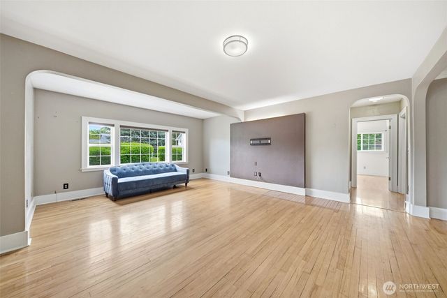 3083 Pine Street, Longview, WA 98632