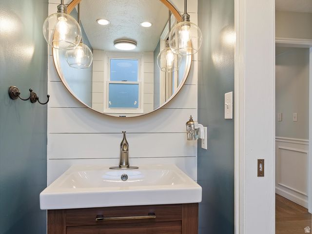 2220 N JONI DR, Layton, UT 84040