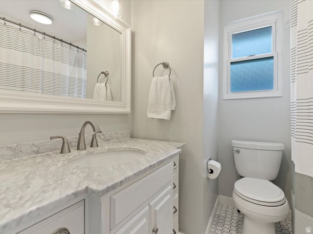 2220 N JONI DR, Layton, UT 84040