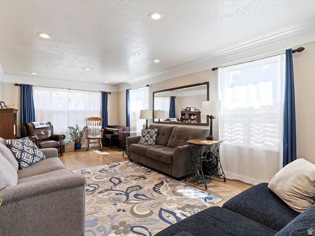 2220 N JONI DR, Layton, UT 84040