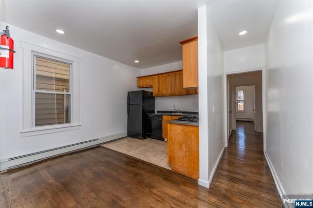 95 Schuyler Avenue, Newark, NJ 07112