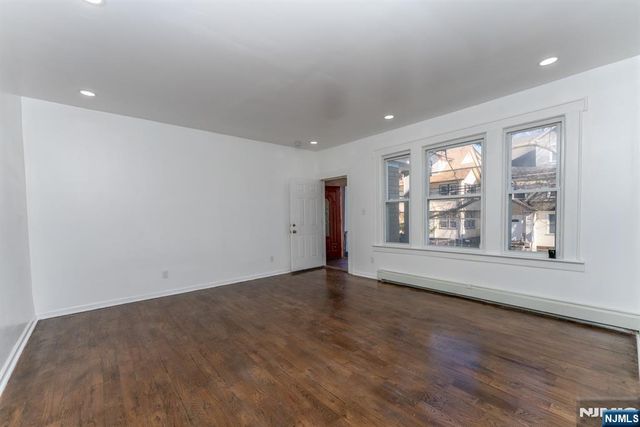 95 Schuyler Avenue, Newark, NJ 07112