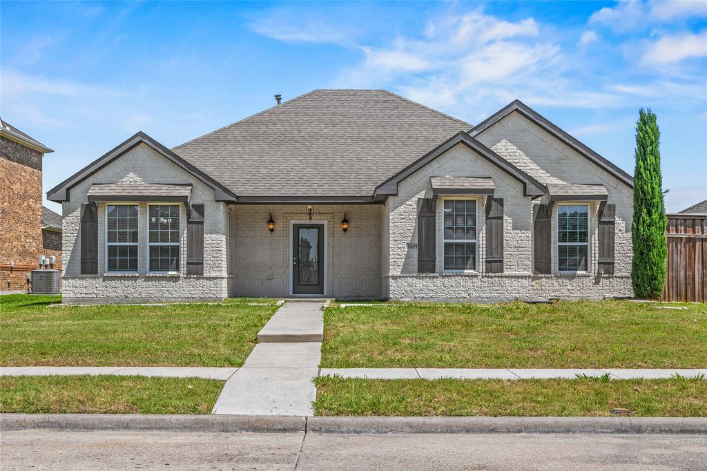 8409 Willowbrook Drive, Rowlett, TX 75088