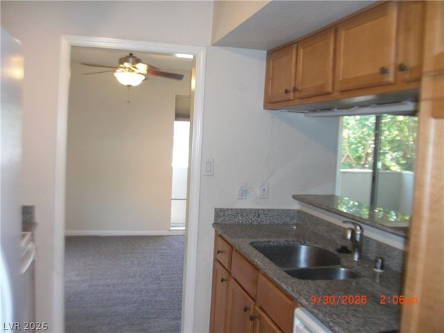 769 Oakmont Avenue 406, Las Vegas, NV 89109
